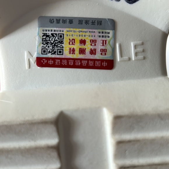 Mr. Smile size 43. Off white sneakers.  Very good condition and worn once. - Picture 5 of 9